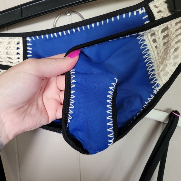 EUC Victoria Secret Blue Surf Crochet Bikini - Picture 10 of 10